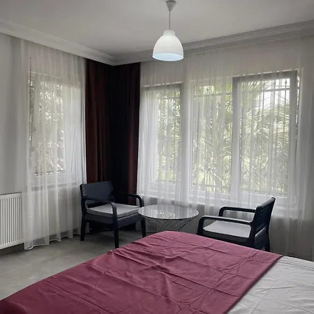 מלון Evim Palace *