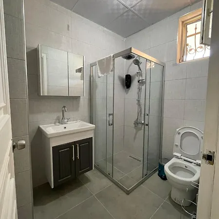 מלון Evim Palace *