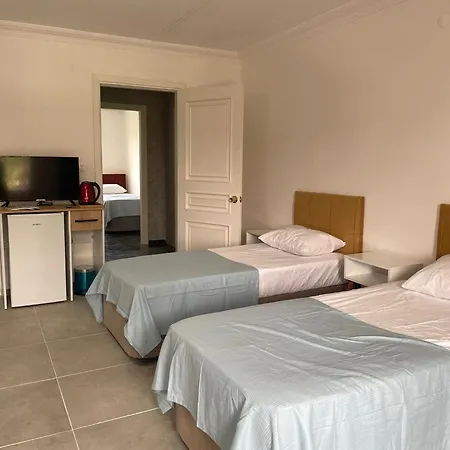 מלון Evim Palace *